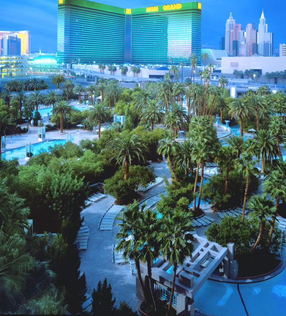 mgm pool The Seven Wonders <br>of Las Vegas Pools