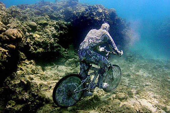 cancun underwater museum 3 The Worlds Largest Underwater Sculpture Park