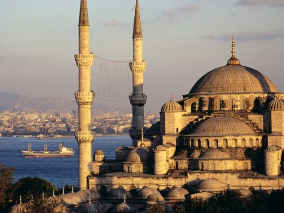 mosque bosphorus istanbul 575x431 Experience Istanbul Like an Ottoman