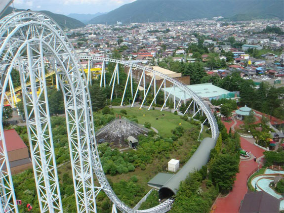 fun q japan coaster 1 The Worlds Steepest Roller Coaster