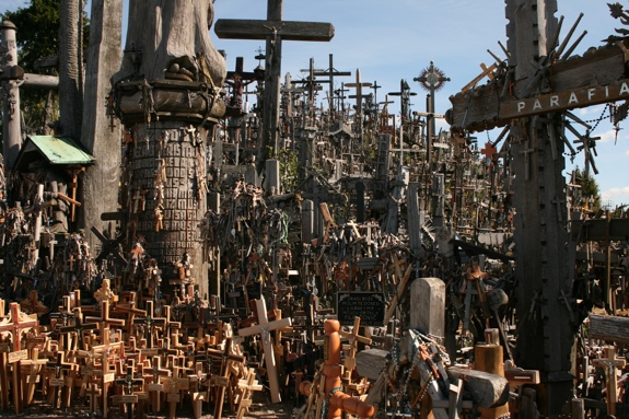 hill crosses lithuania 1 The Hill of Crosses