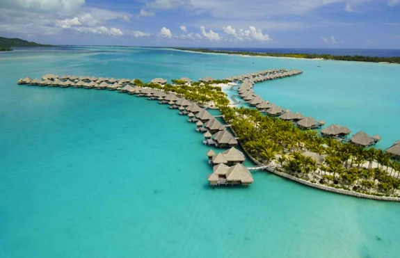 st regis bora bora A Comparison of Bora Boras Outstandingly Cool Looking Resorts